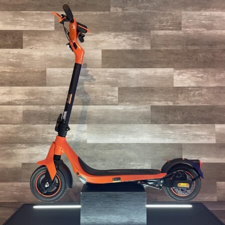 Scooter patineta eléctrica Kingsong N15 Pro: Diseño compacto y versátil. Kingsong N15 Pro formato más compacto y características ideales para la ciudad. Peso máximo: 24 kg. Yeahh